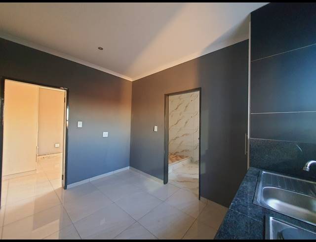 1 BEDROOM APARTMENT TO LET IN RABIE RIDGE